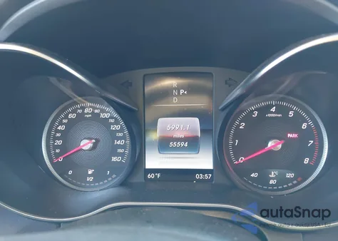 2016 Mercedes-Benz C 300 Sport 4Matic z USA, uszkodzony, nr VIN 55SWF4KB3GU171382